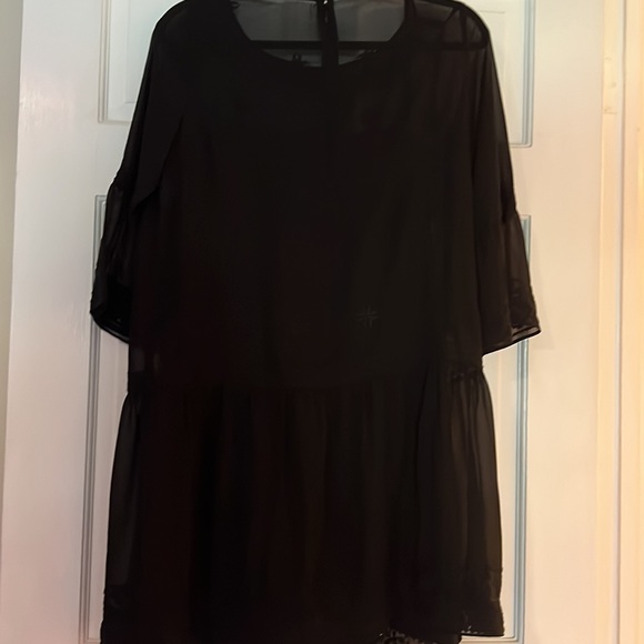 SOLD! Gorgeous Loft fully lined dress with embroidery - Picture 5 of 9